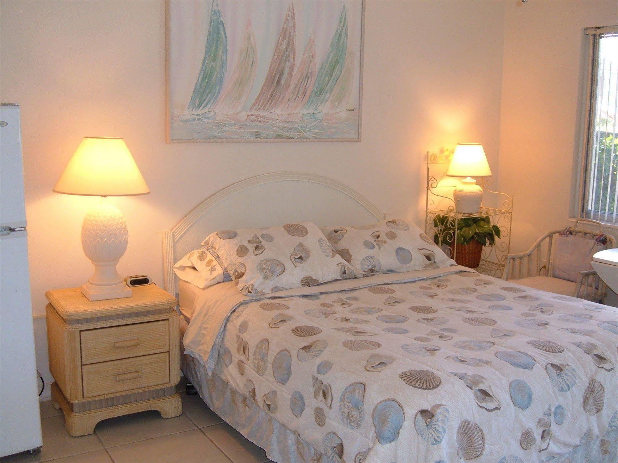 Hideaway Waterfront Resort Cape Coral