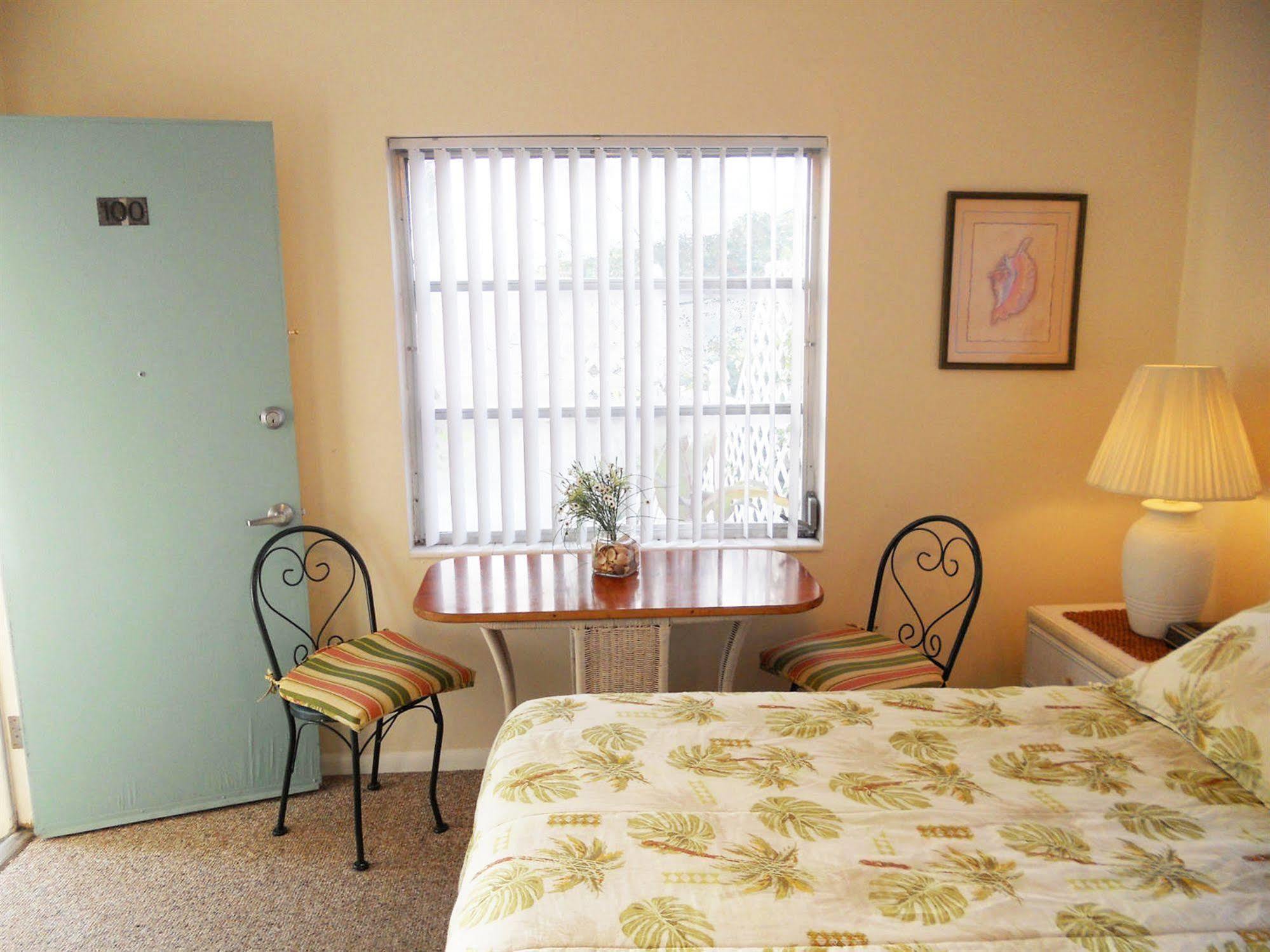 Hideaway Waterfront Resort Cape Coral
