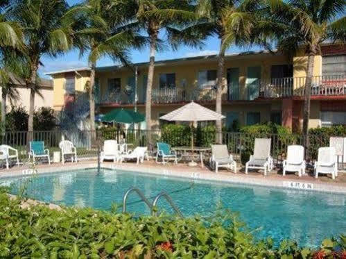Hideaway Waterfront Resort 3*
